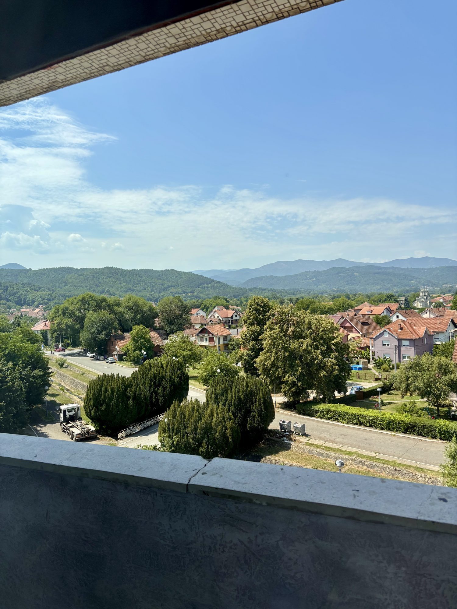 Pogled na Matarušku Banju sa terase hotela